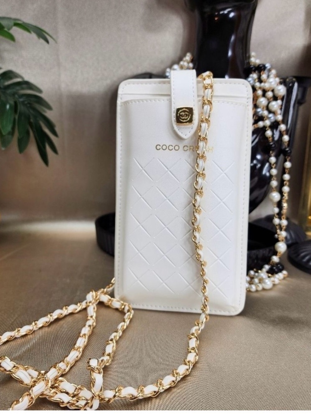 CHANEL White Coco Crush LIMITED EDITION Leather Phone Crossbody Bag GWP Item - Picture 2 of 3